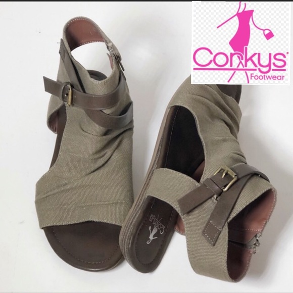 Corkys Shoes - Corkys Dandee Sandal canvas zip up sz 8
